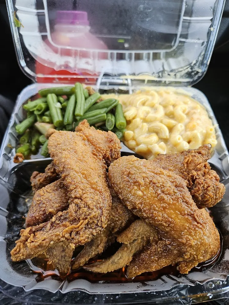 Smothered Chicken Green Beans and Mac Cheese